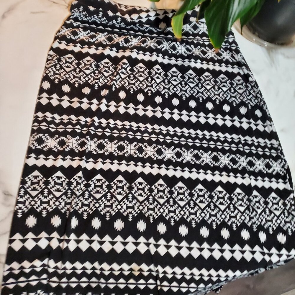 Deb Black & White Print Maxi Skirt size 2X